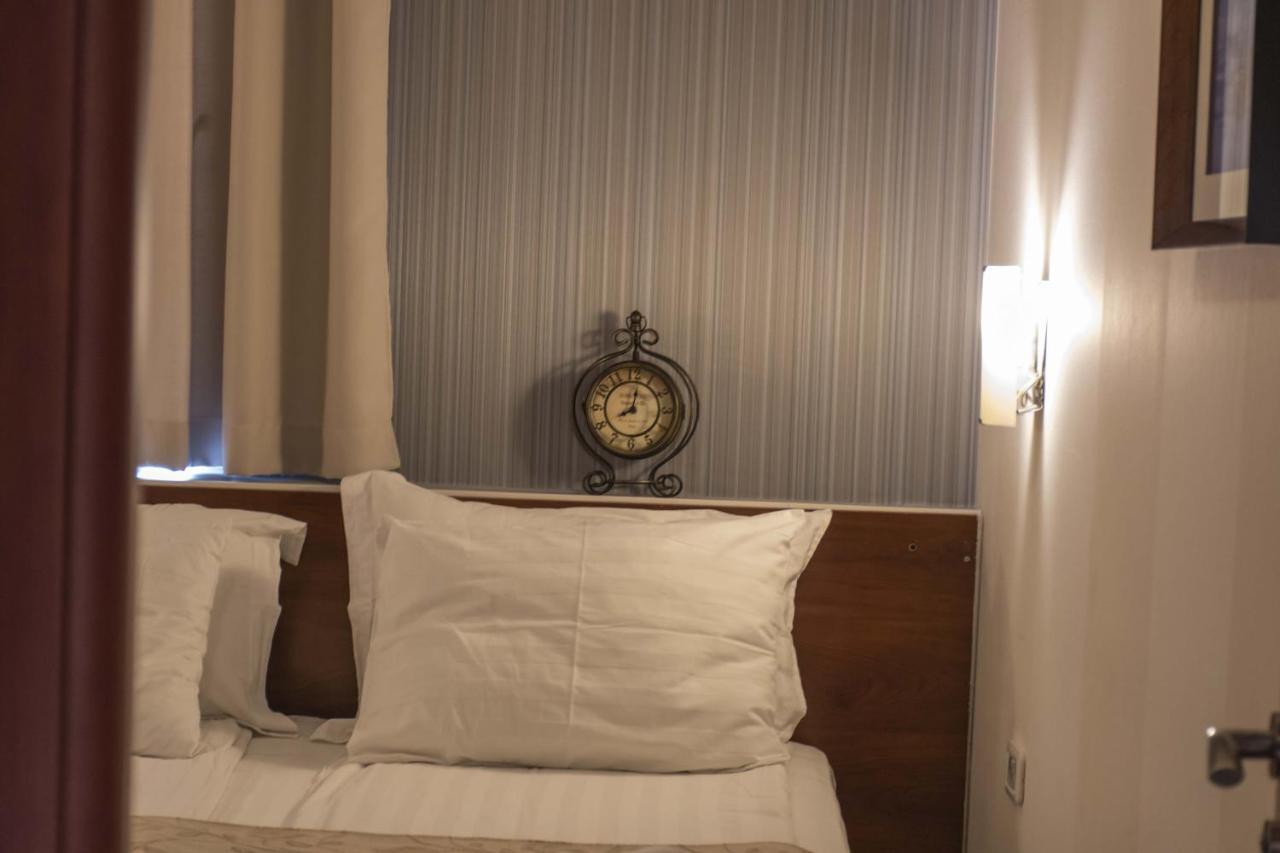 Mali Hotel Porat Budva Eksteriør billede