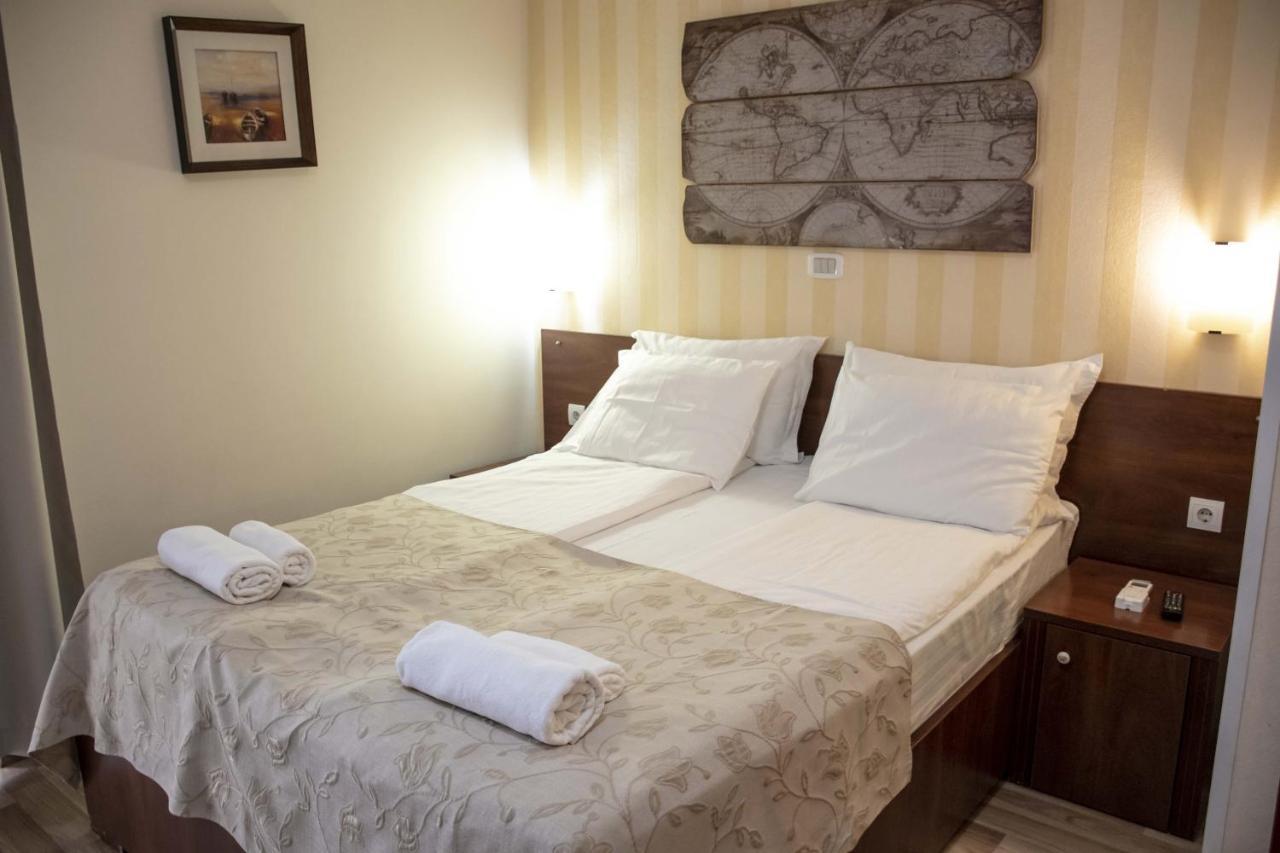 Mali Hotel Porat Budva Eksteriør billede