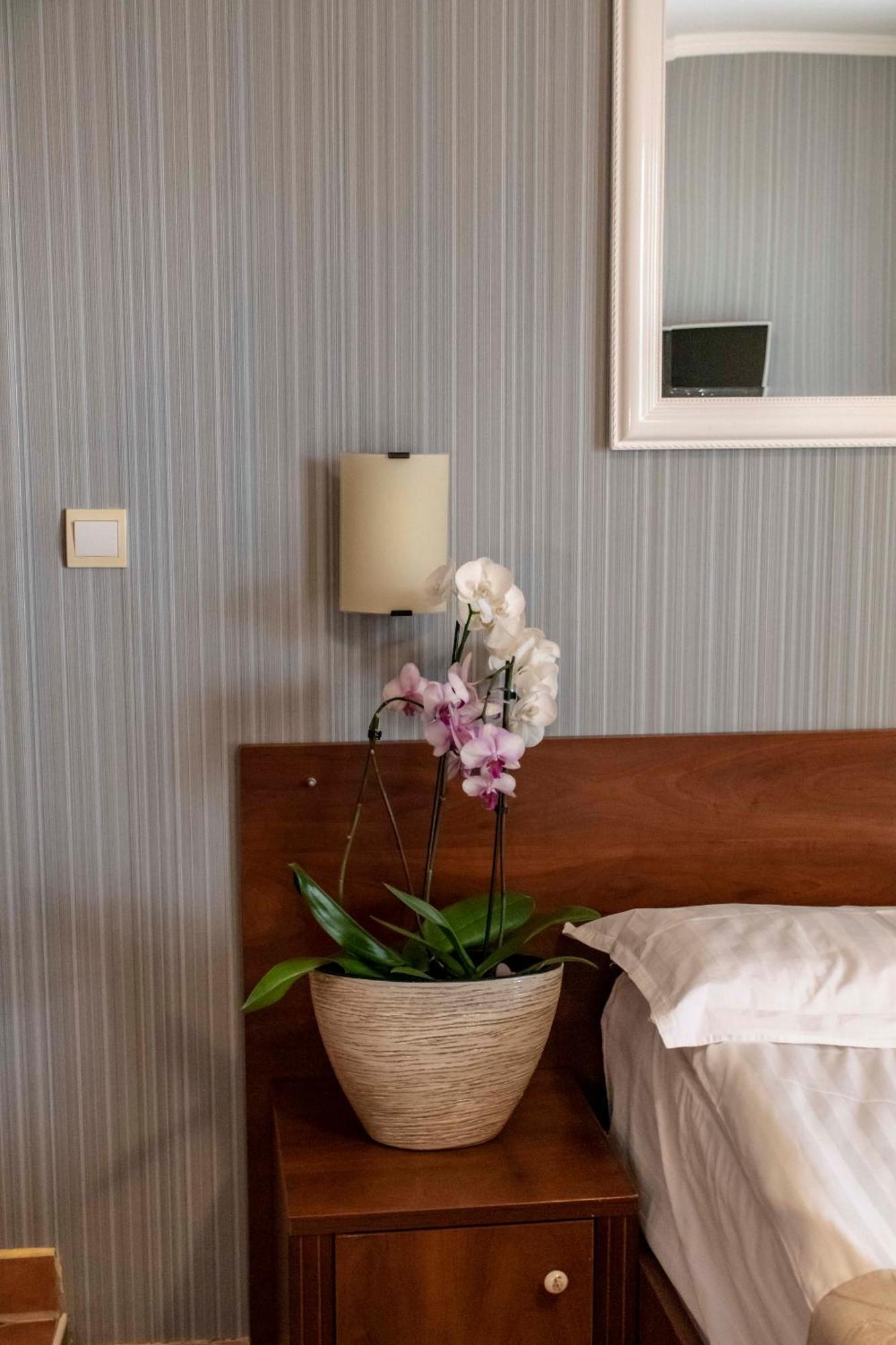 Mali Hotel Porat Budva Eksteriør billede