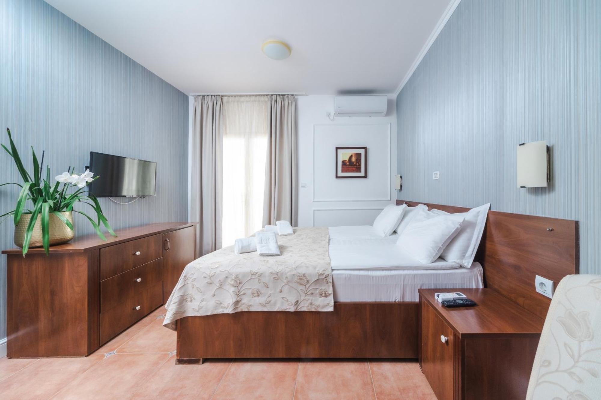 Mali Hotel Porat Budva Værelse billede